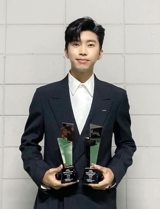 임영웅 보도 사진