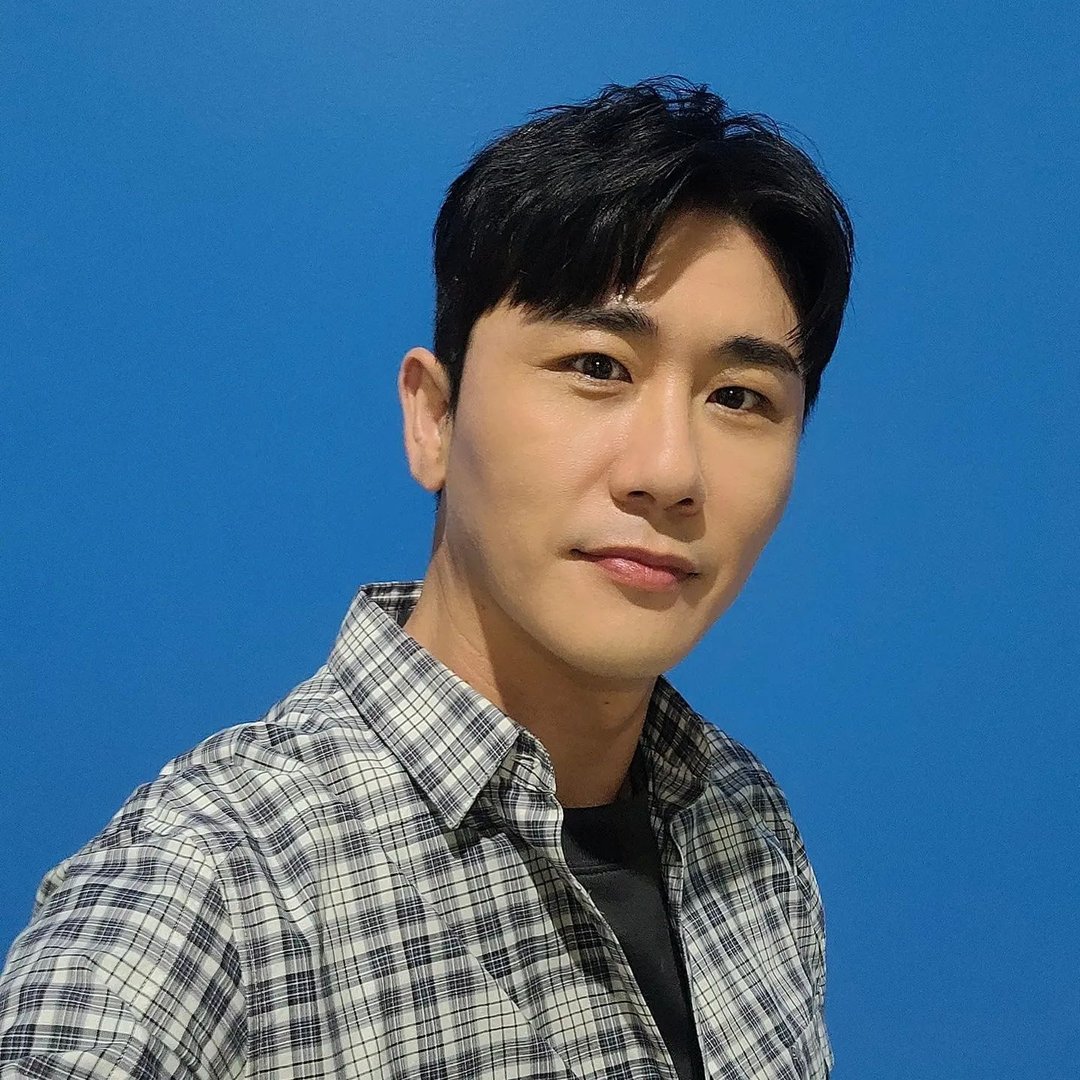 가수 영탁, 267차 스타랭킹 2위 및 브랜드 파워 1위 석권... '전복 먹으러 갈래' 열풍 지속